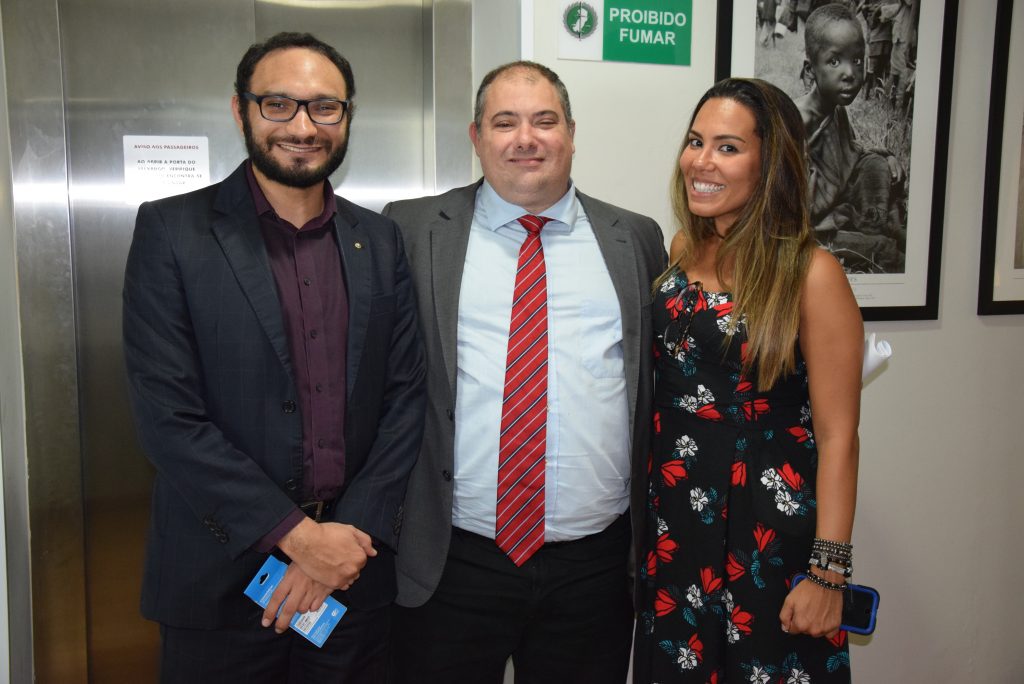 Dr. Robert Ursini, Dr. Rodrigo Teixeira e Dra Vivian Almeida