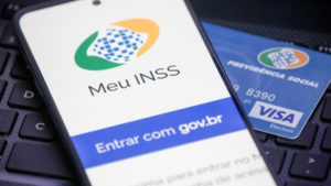 DPES consegue suspender descontos indevidos em benefício de aposentado após fraude 